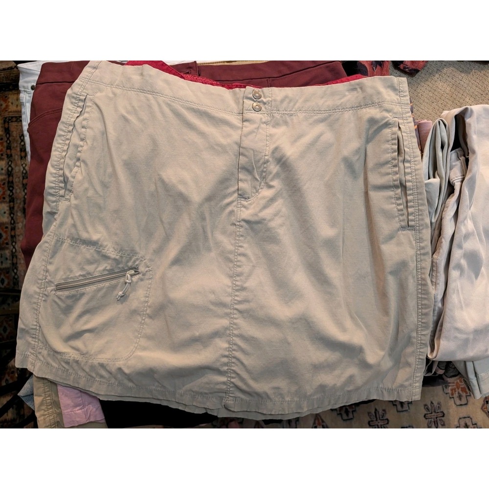 White Sierra Women's Skirt Size L Beige Activewear